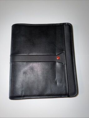 Wenger swiss gear carina A4 ring binder  zip folio/portfolio